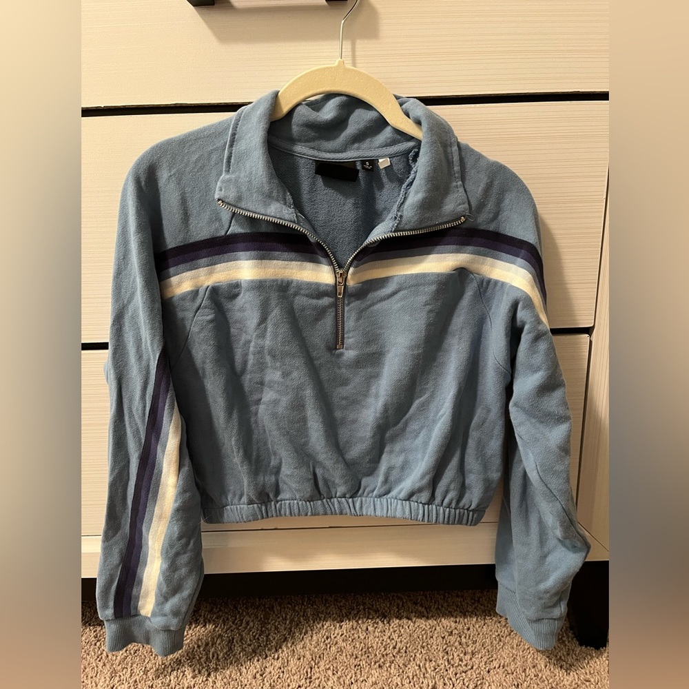 Cropped Pacsun sweatshirt